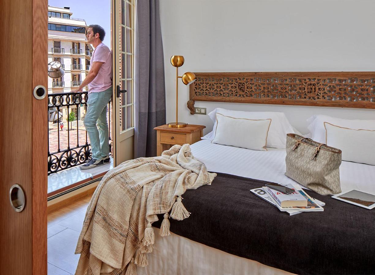 Lodgingmalaga Plaza Constitucion Dış mekan fotoğraf